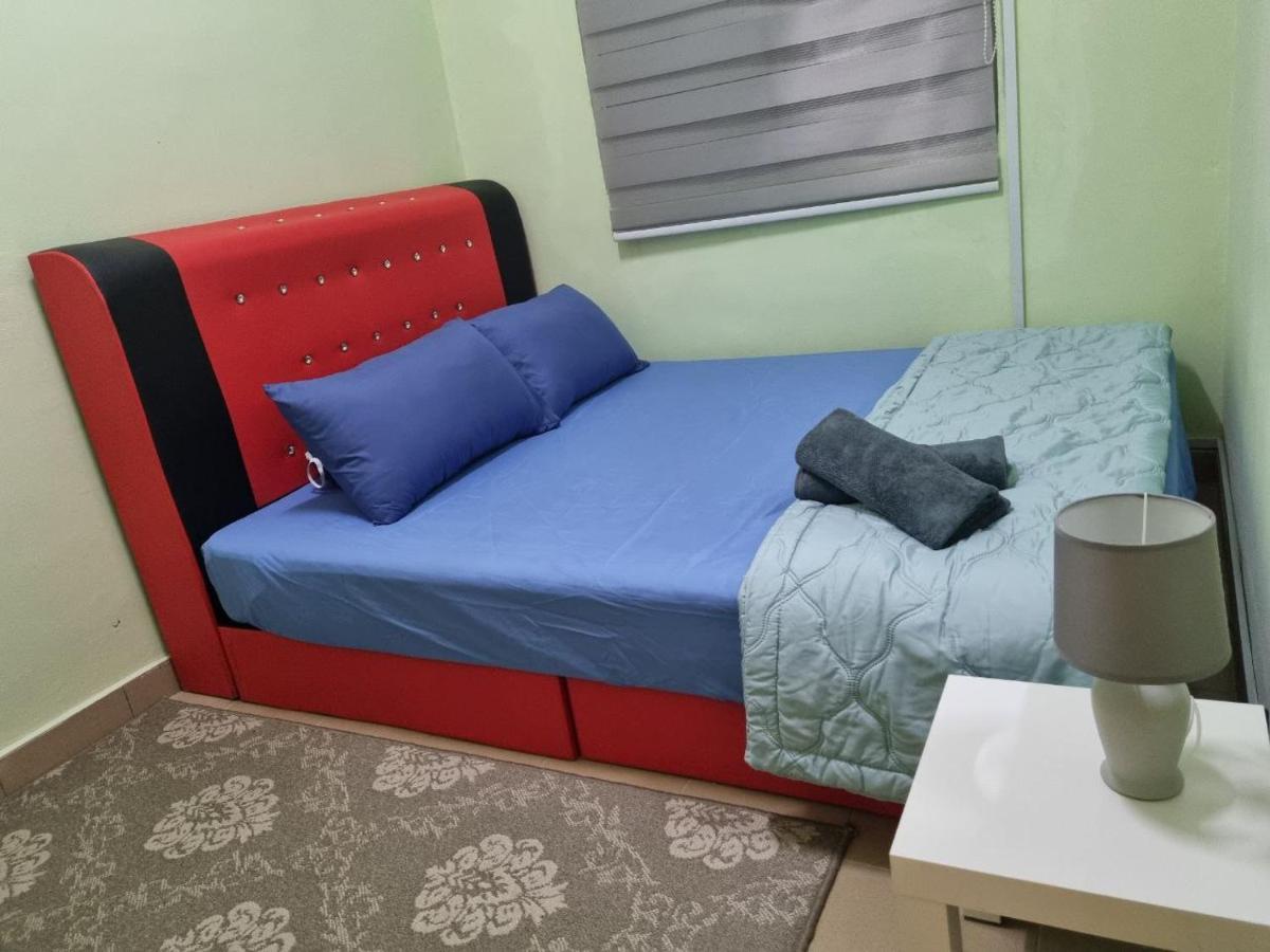 D'Lestari Homestay Сери Кембанган Екстериор снимка