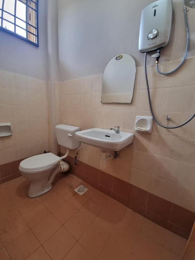D'Lestari Homestay Сери Кембанган Екстериор снимка